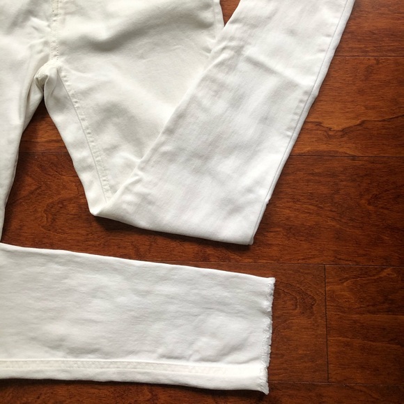 Like-New White Jeans (28) - Picture 4 of 5